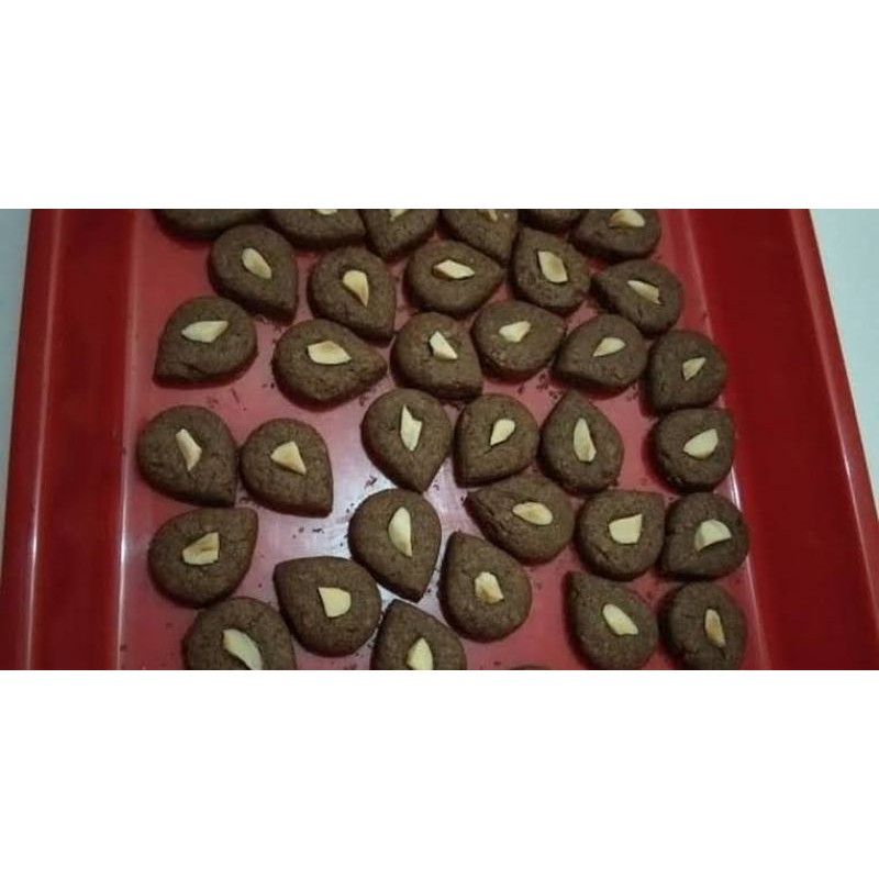 

Kue Kacang Almond Coklat Toples