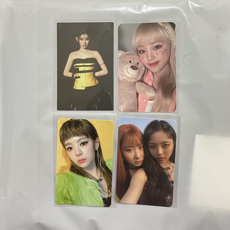 PC PHOTOCARD YENA BONEKA ONEIRIC DIARY