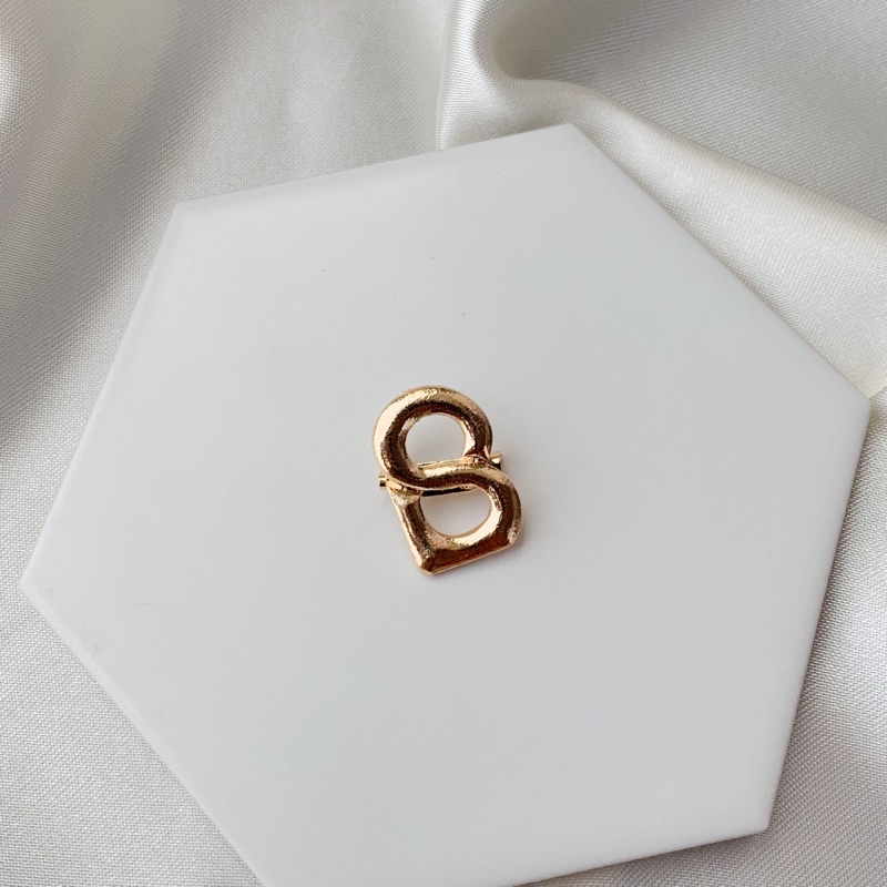 Rora PART 1 NEW BROOCH | BROS BUTTONSCARVES | Rora Gallery-N gold
