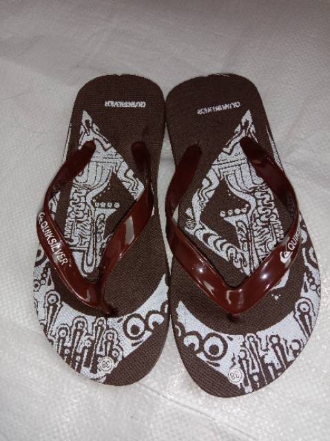 Sendal jepit spon motif batik