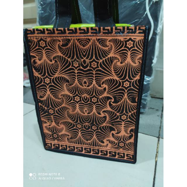 

(30*40)tas kain spunbond jahit batik isi 12 pcs terlaris dan termurah