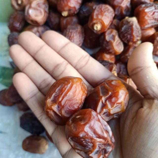 

KURMA LULU MERAH 1KG