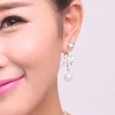 [STOK TERBATAS] ANTING ANTING WANITA AKSESORIS PENGANTIN HIASAN WEDDING AAP004