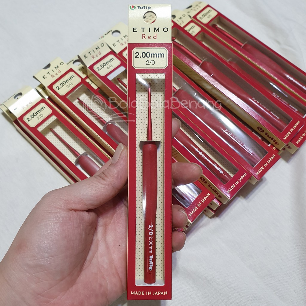 Tulip Etimo Red Crochet Hook