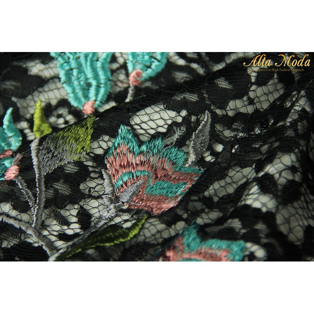 

Alta Moda Brokat Bordir Cornelli Nagita Hitam Bunga Mawar Biru (1M)