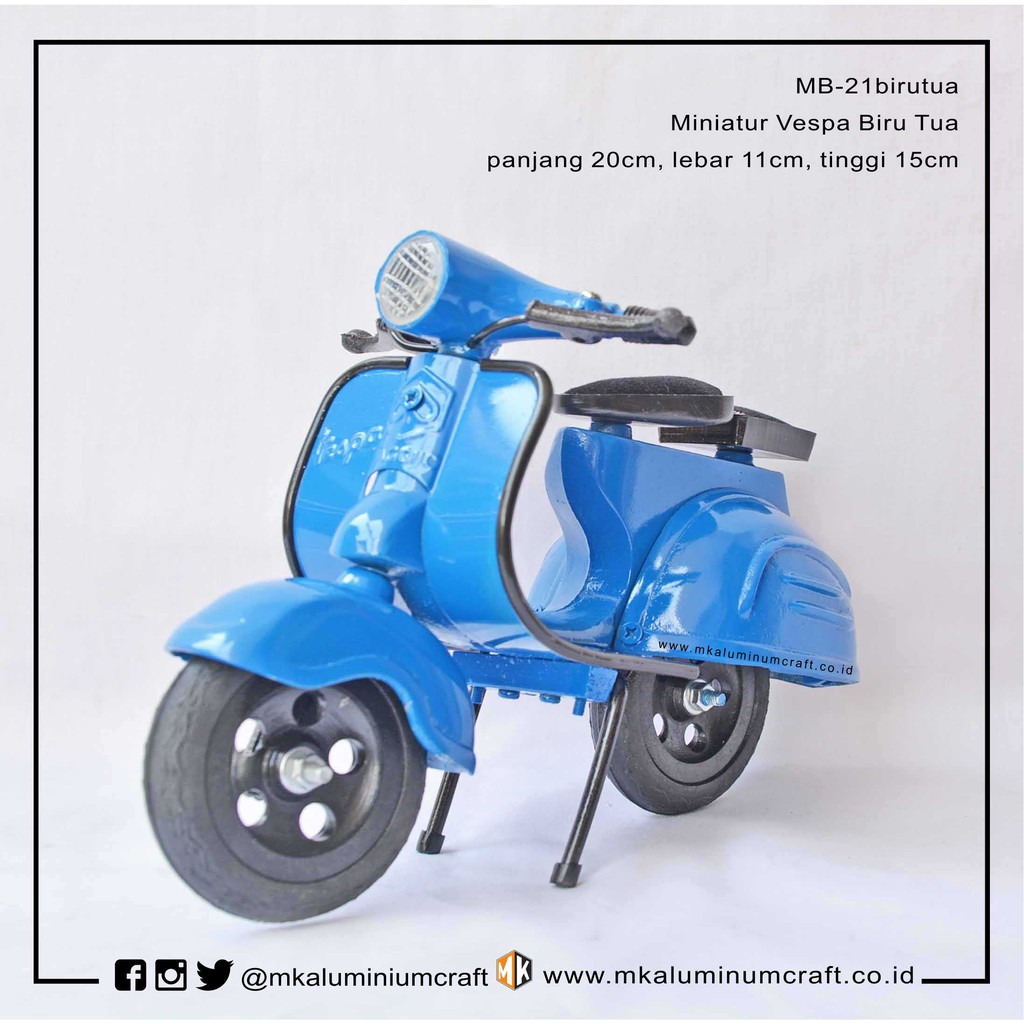 Gambar Vespa  Warna  Biru Muda