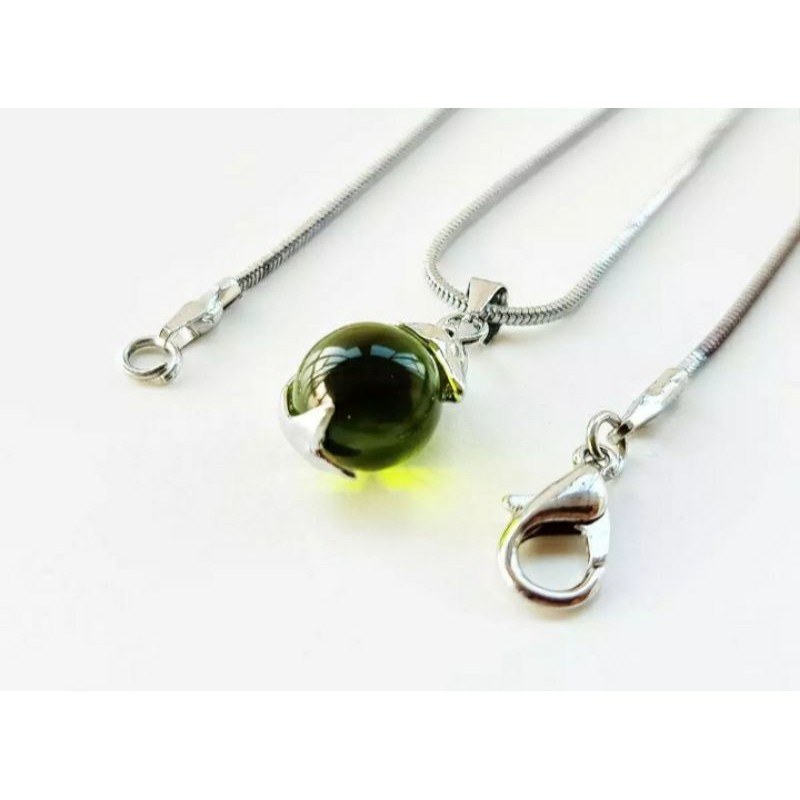 Kalung jewelry batu giok, titanium anti karat.