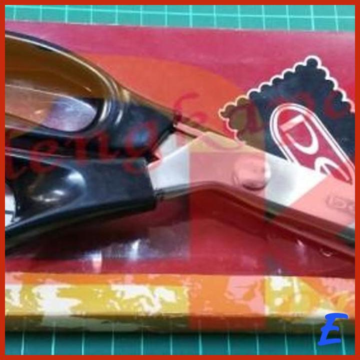 

Gunting Kain ZigZag Zig Zag Gerigi Lengkung 9 Pinking Shear