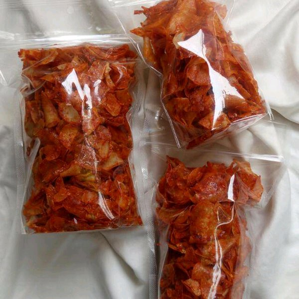 

cemilan gokil kripik singkong pedas 250gr cemilan khas indonesia