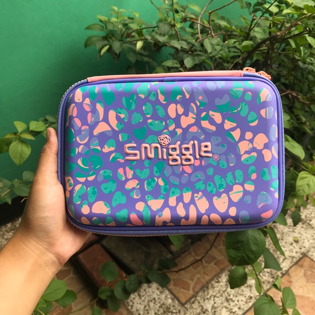 

Smiggle tempat pensil