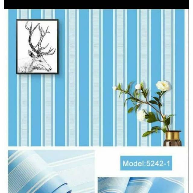 Wallpaper dinding motif salur biru