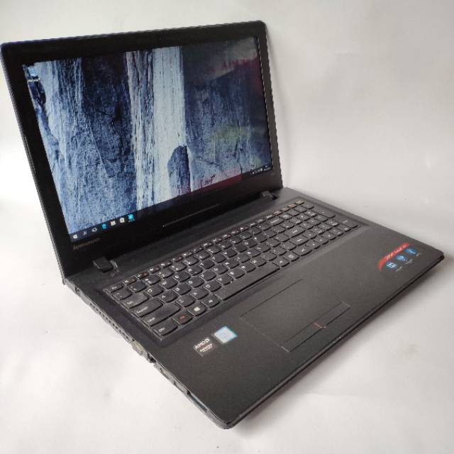 Laptop Lenovo Ideapad  300 - core i7 gen6 - ram 16gb - dual vga Amd Radeon Hd 2 gb