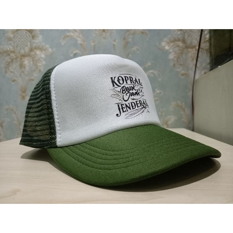 topi kopral merchandise Kicaumania + bonus gantungan kunci kopral