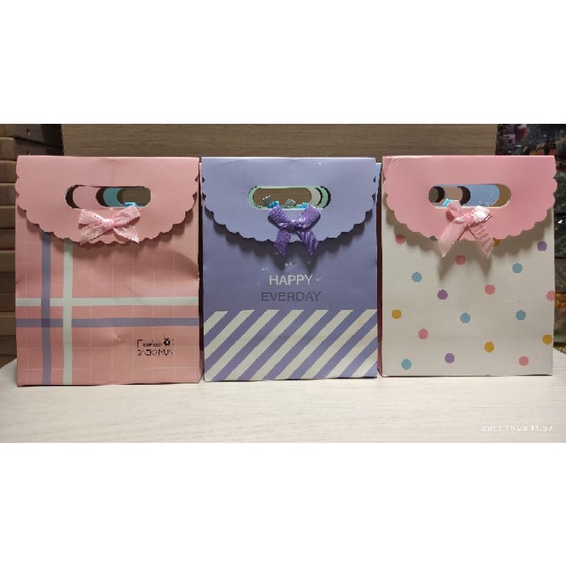 Paper Bag Lucu Ukuran 16.5x7.8x21cm