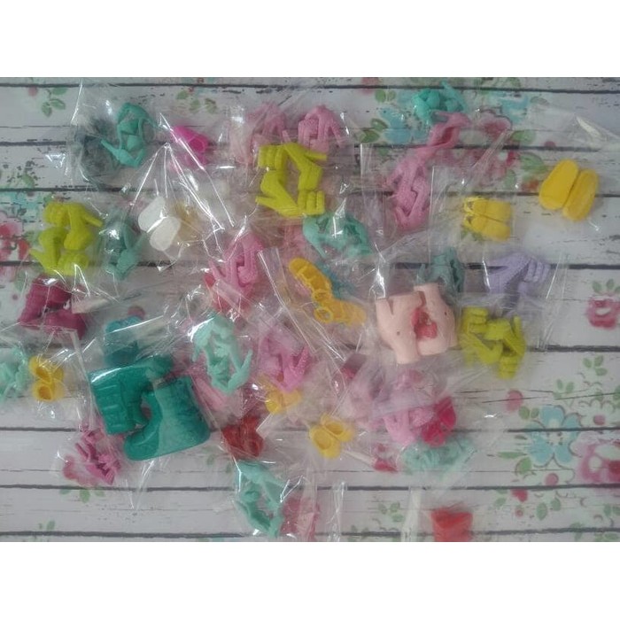 Jual Grosir Sepatu Barbie Ori Mattel Random Dapat 4 pasang Jual Grosir Sepatu Barbie Ori Mattel Random Dapat 4 pasang