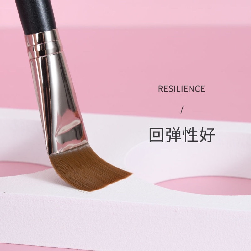 A354 - FLAT FOUNDATION BRUSH flat head ultra-thin foundation brush makeup brush