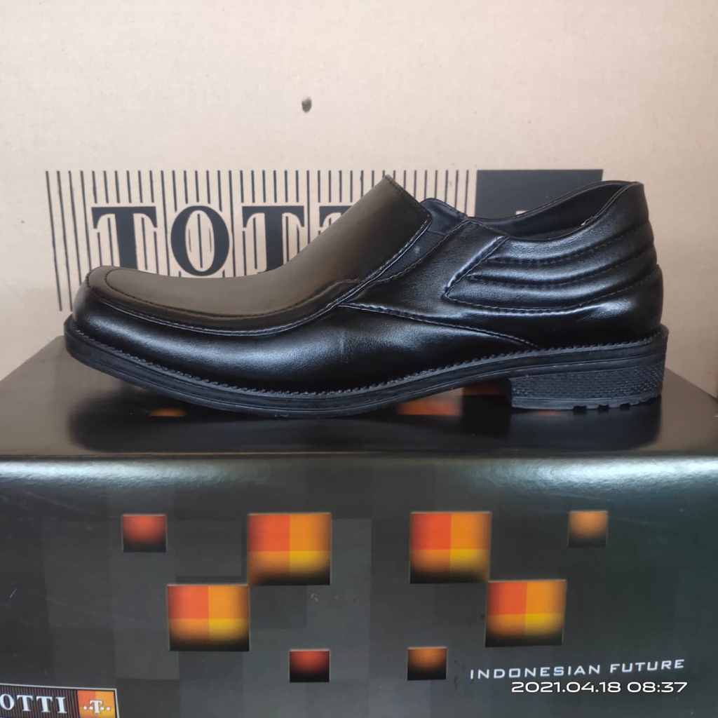 Sepatu Kerja Formal Hitam Kulit Sintetis Totti Pantofel Pria Fantofel Cowok  kantor Resmi