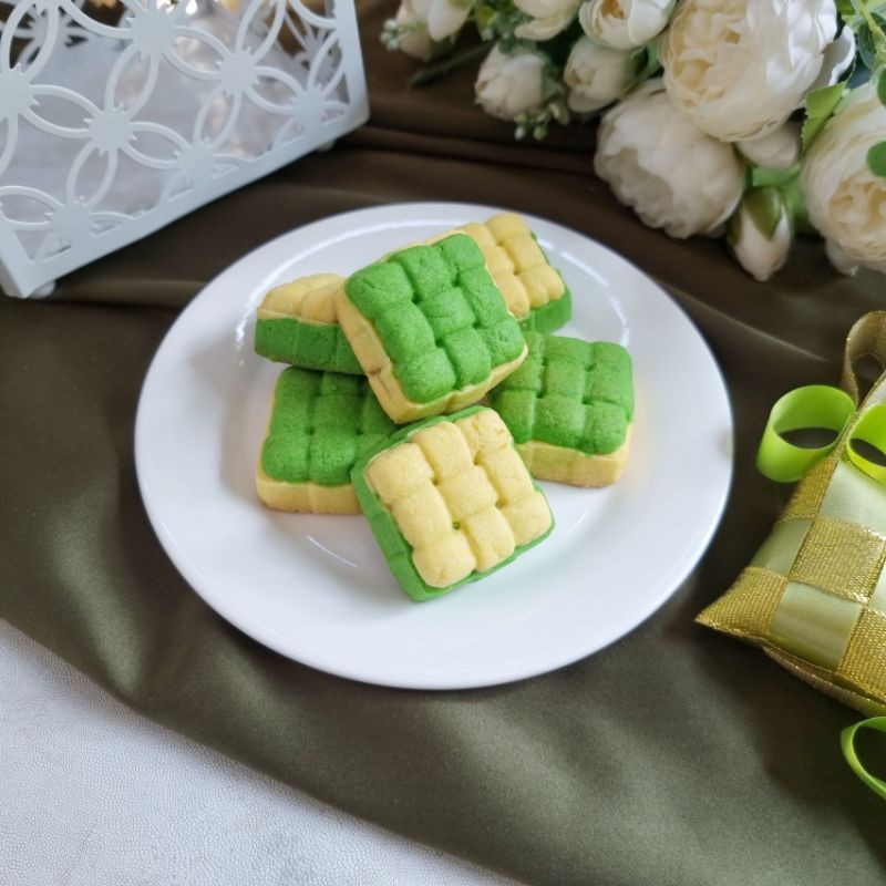 

Nastar Ketupat / Pineapple cake ketupat