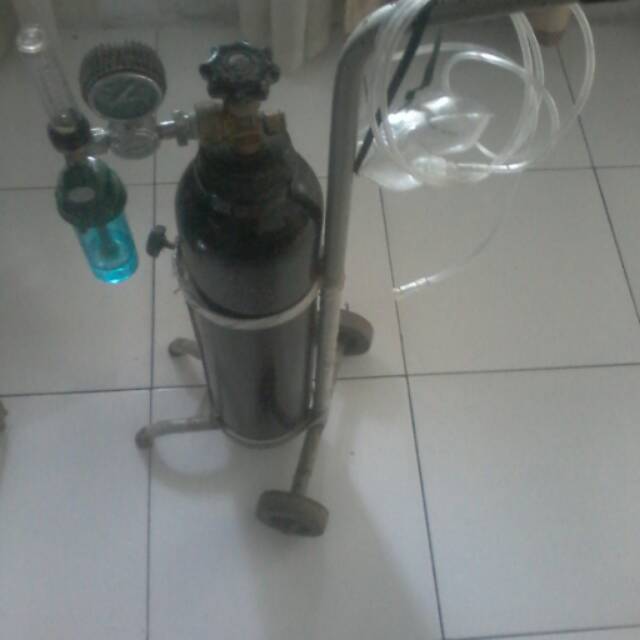 Tabung oksigen - regulator - alat bantu pernafasan