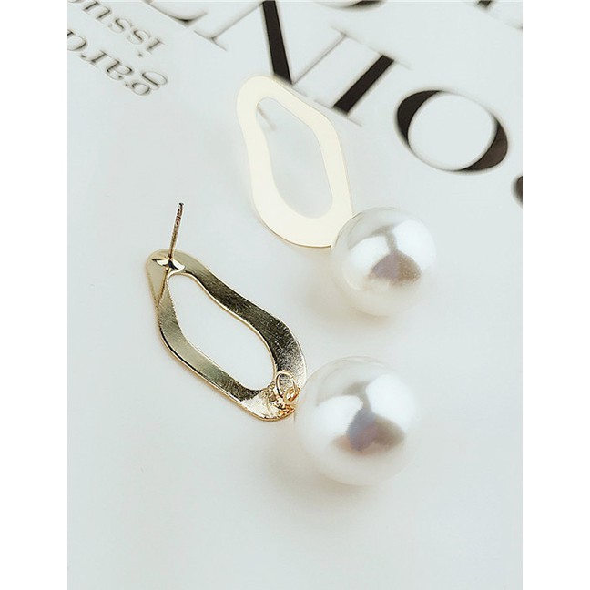 LRC Anting Tusuk Fashion Gold Alloy Diamond Earrings F40658