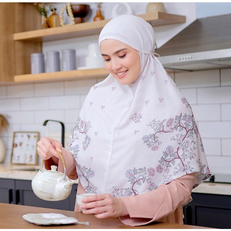 BROKEN WHITE - BAITI CALANTHA BY DOA DEWI SANDRA