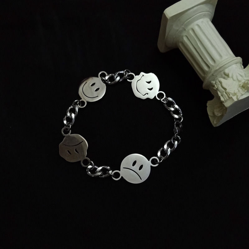 Gelang Motif Smiley Bahan Titanium Steel