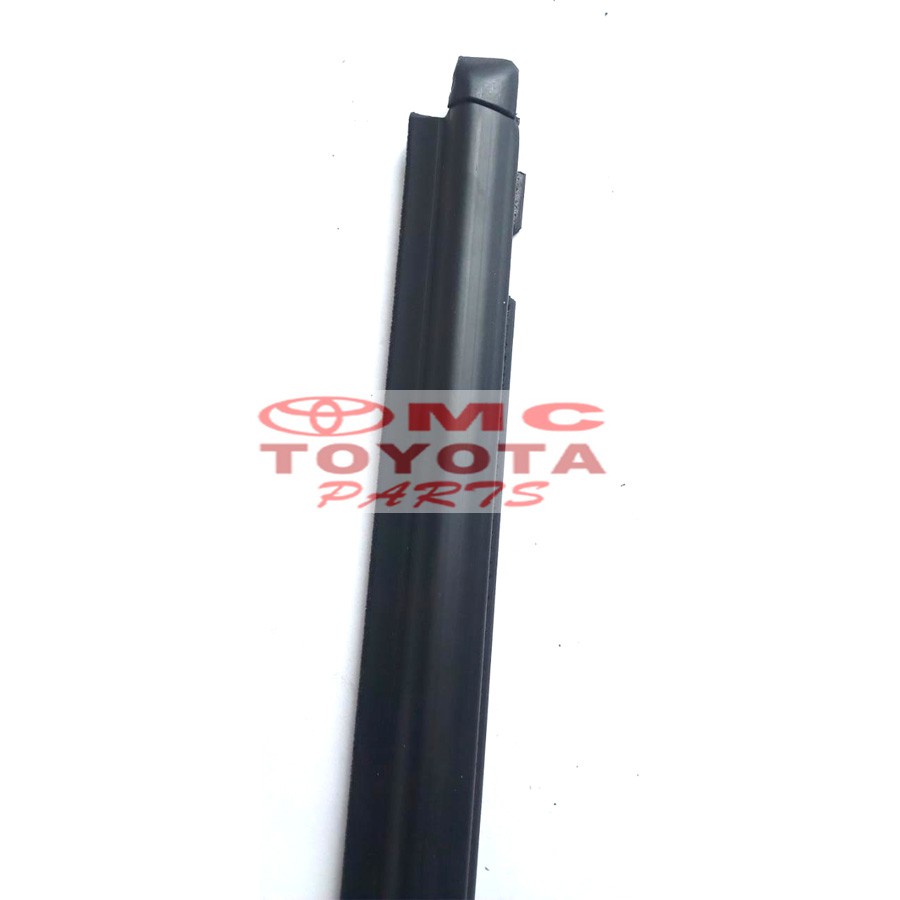 Pelipit Pintu Karet Kaca Luar Depan Kiri Vios gen1 2002-2006 68210-0D040-TH