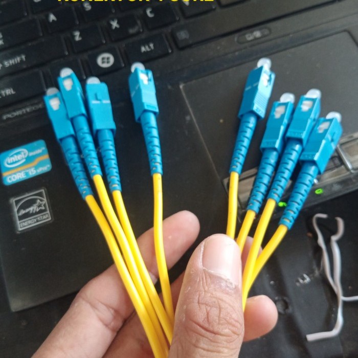 PASANG KONECTOR FIBER OPTIC