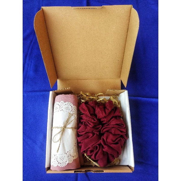 

HAMPERS WISUDA/WEDDING/ULANG TAHUN/KADO AESTHETIC