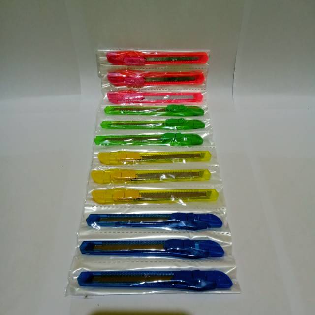 

Cutter Kecil Kater Kecil