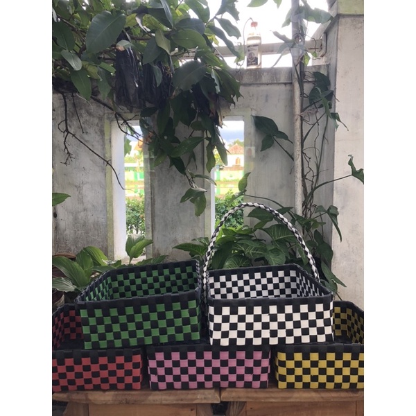 keranjang plastik anyam