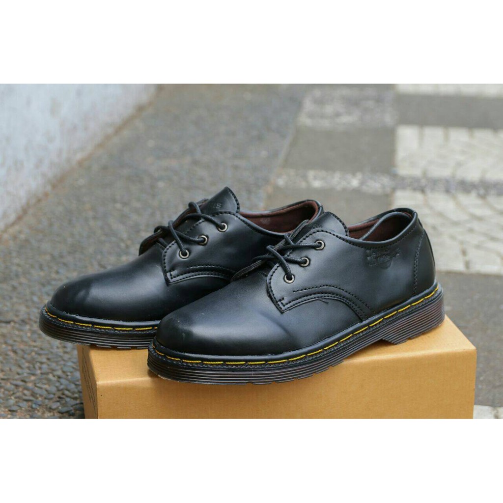 Sepatu boot Dr. Martens Docmart boots murah maroon black brown casual pria wanita