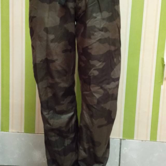 uniqlo camo pants