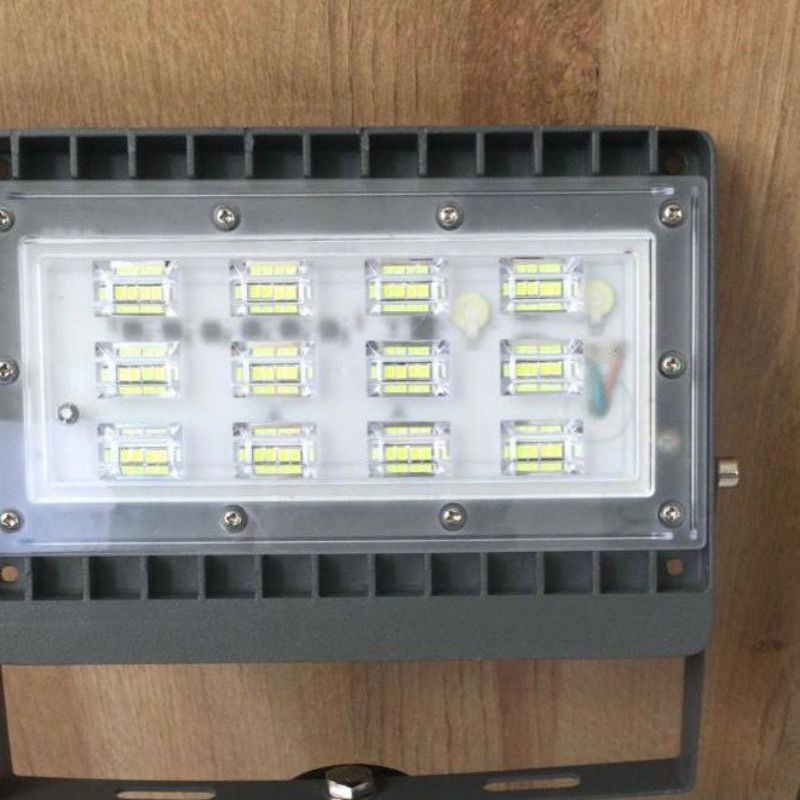 QH Lampu Sorot Led 50 Watt 50w Lampu Tembak Led 50 Watt Model Philips BVP172