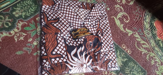 Kemejabatikpria/bajubatik/pakaianbatik/batikpekalongan/batik Oval Litle Jokowi Lengan Panjang Elegan