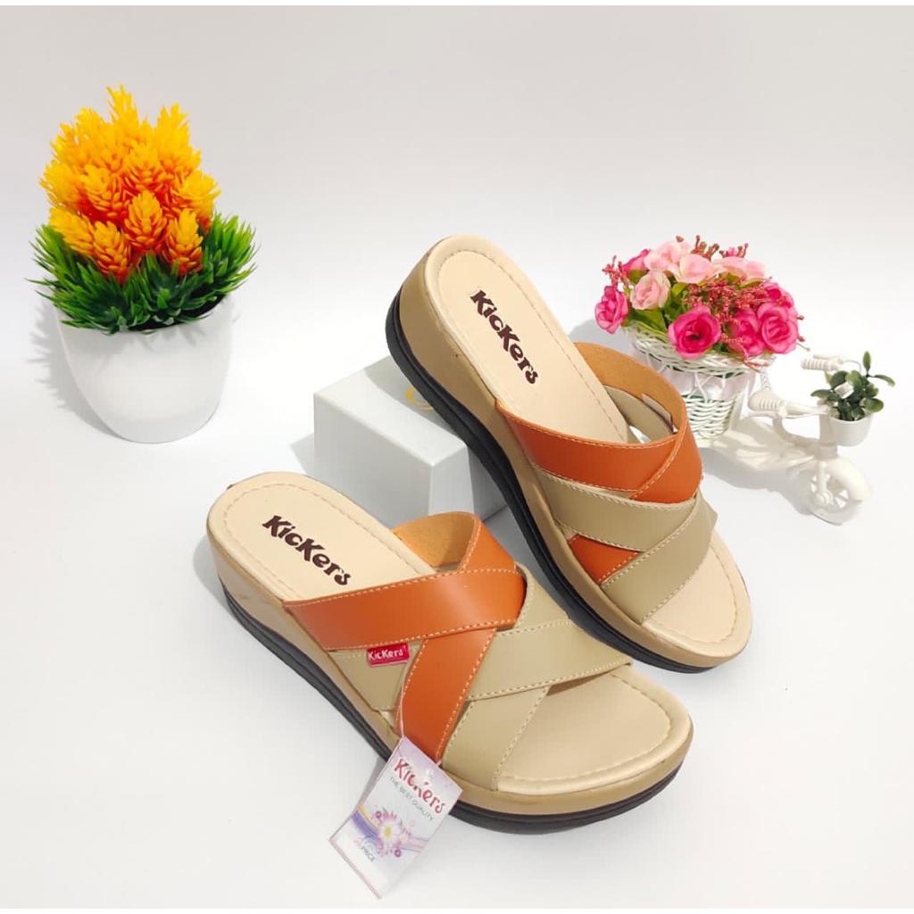 Sandal Kickers Wedges Wanita Simple Murah