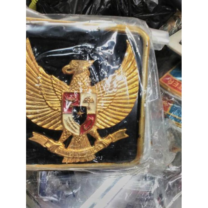 Peneng / Plat Mobil Garuda