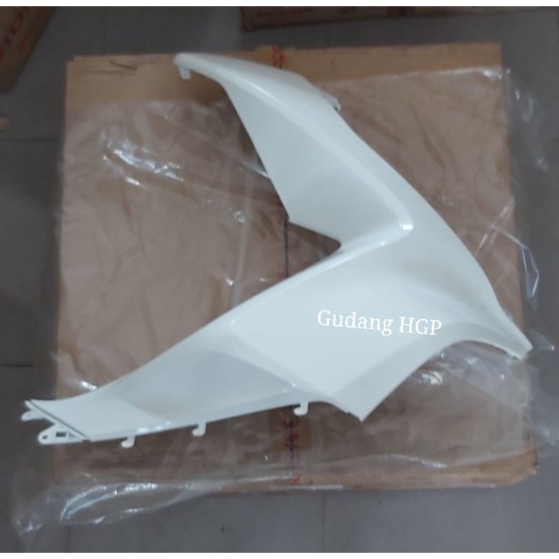 Cover R Fr White Cover Tebeng Sayap Kanan PCX 150 CBU 2014-2016 64501-K35-V00ZC Ori HGP