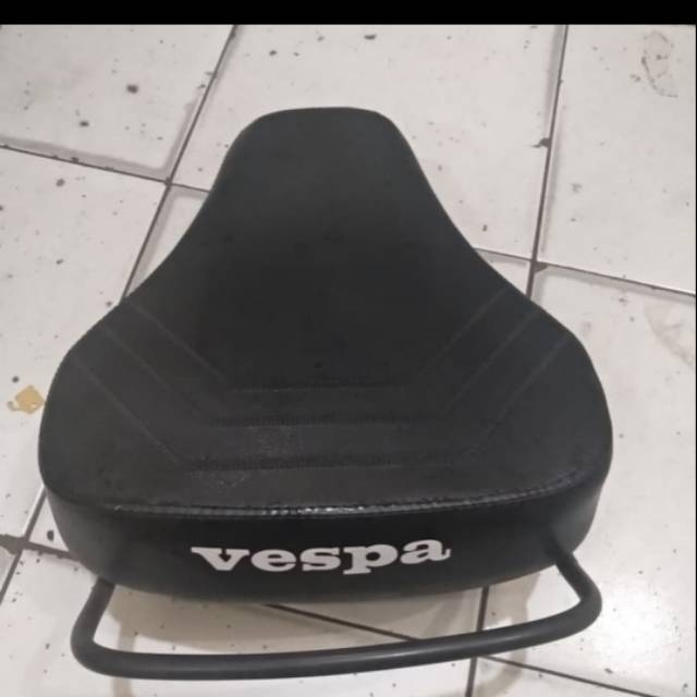 Jok depan vespa PX EXCLUSIVE lobang 4 merk MG