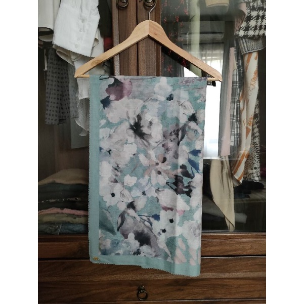 Buttonscarves Le Fleur Series