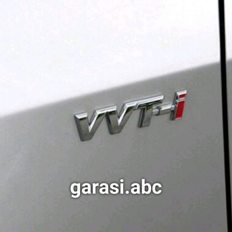 Emblem Badge Body Mobil Toyota VVT-i Besi Timbul Metal Tulisan Logo Krom Silver Chrome Bodi Fender Veloz Innova Vellfire Voxy Sienta Alphard Calya Avanza Raize Rush Corolla Land Cruiser Fortuner Yaris Agya Vios Camry Altis