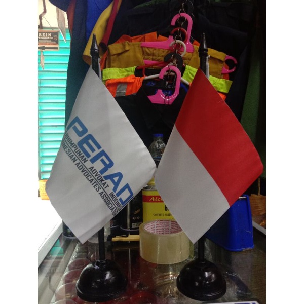 bendera meja Peradi dan bendera meja Indonesia satu set free sticker peradi