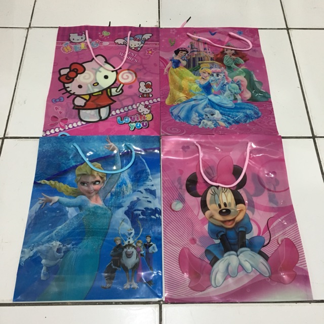 

Tas Ulang Tahun / Paper Bag SiZe M Ukuran 23x30x8 Cm