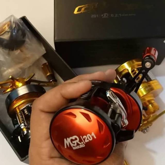 Reel baitcasting maguro coltmonoblock