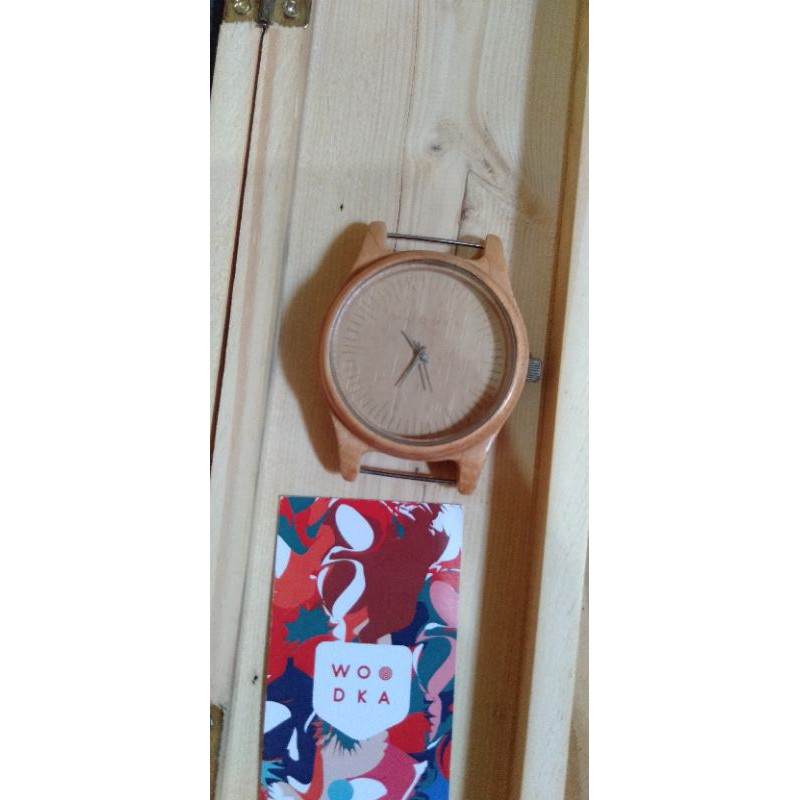 Jam tangan woodka