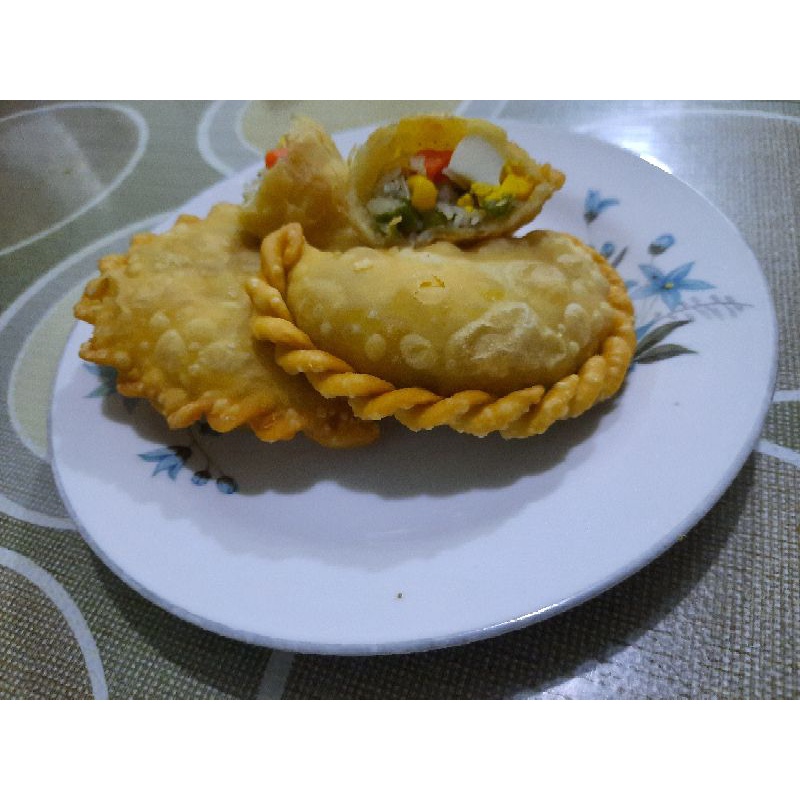 

pastel ayam