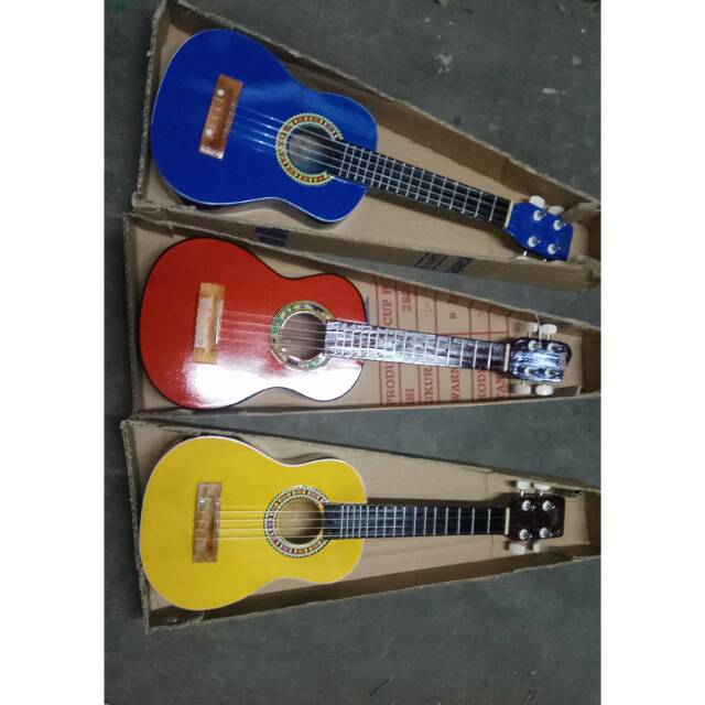 GITAR UKULELE MERK OSMOND. MURAH BAGUS