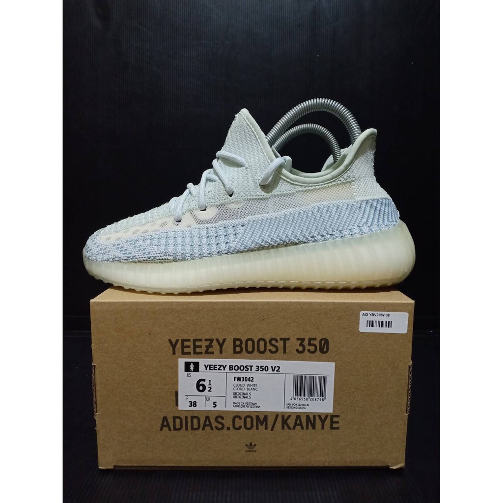 yeezy cloud white tag