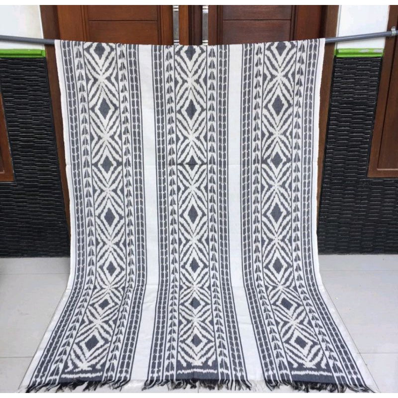 kain tenun lombok
