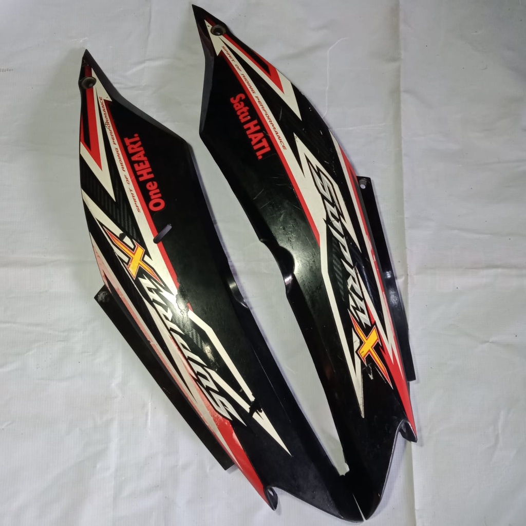 Sepasang body belakang Supra x 125 fi original copotan honda supra x 125